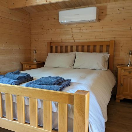 Cosy Cabin ستوك المظهر الخارجي الصورة
