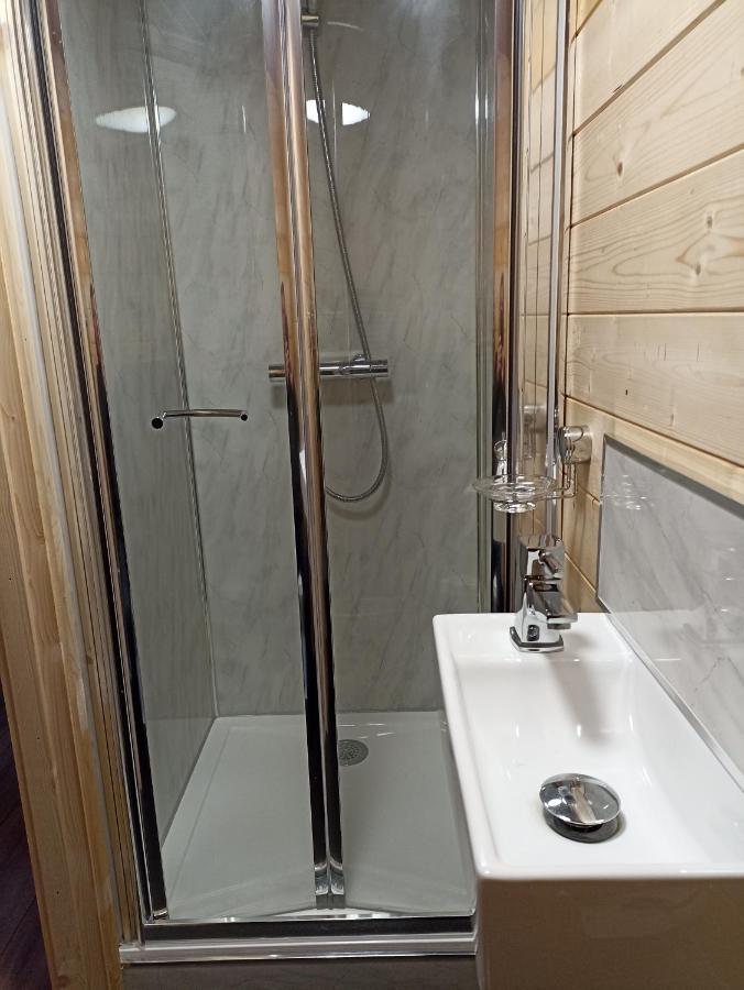 Cosy Cabin ستوك المظهر الخارجي الصورة