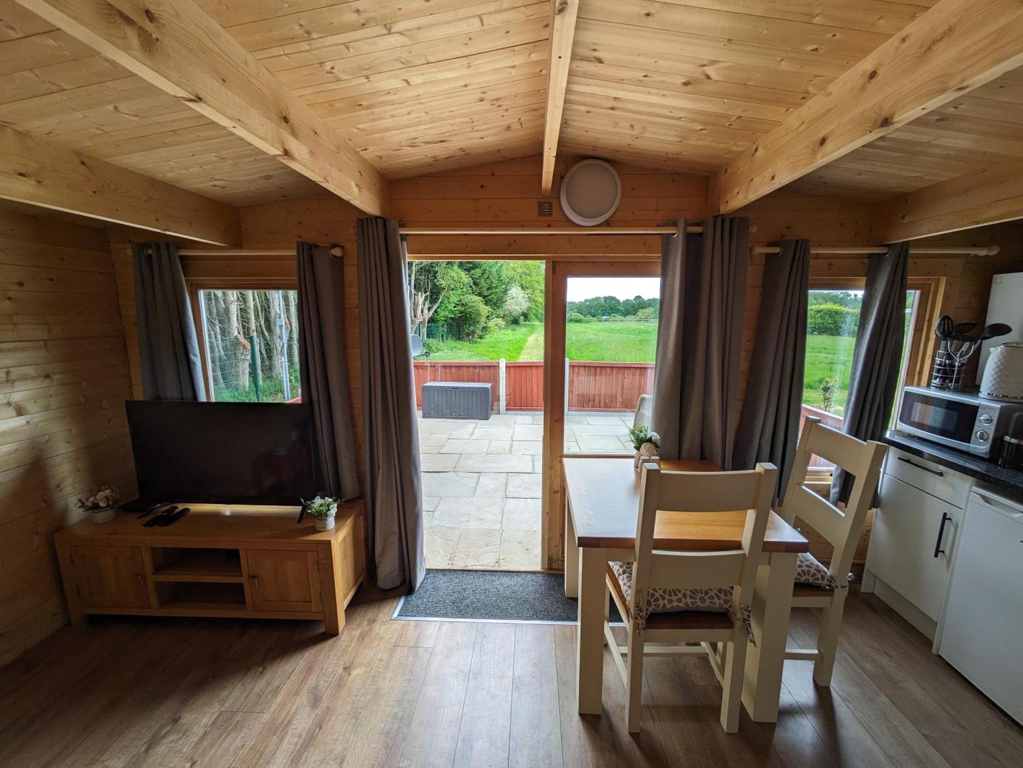 Cosy Cabin ستوك المظهر الخارجي الصورة